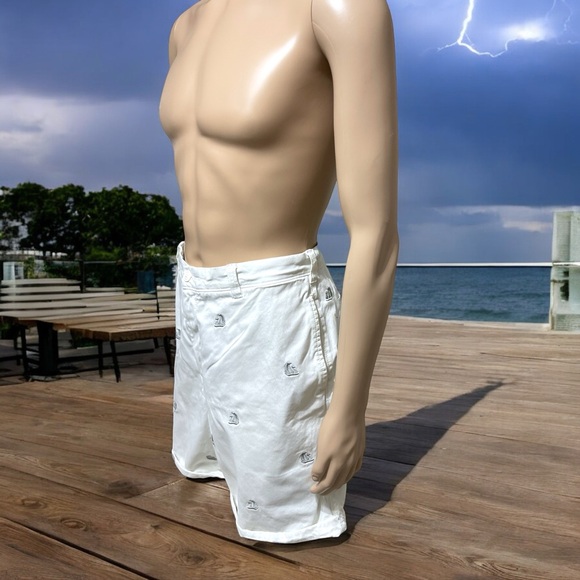 J. Crew “Broken In” Shorts White With Sailboats - Picture 3 of 16